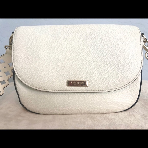 Kate Spade Crossbody with super unique strap! - Picture 3 of 8
